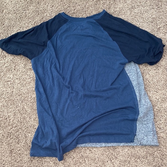 Medium Levi’s pocket T - Picture 3 of 3